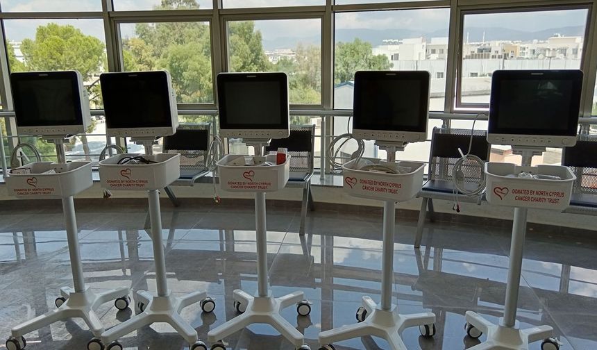Heartbeat/NCCCT Onkoloji Ünitesine 5 hasta monitörü bağışladı