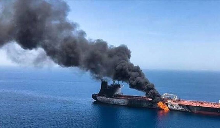 İngiltere Deniz Ticaret Operasyonları: 'Suudi Arabistan açıklarında bir tanker gemisi vuruldu'