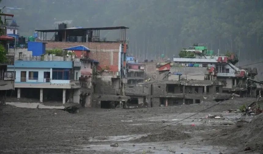 Nepal'deki selde hayatını kaybedenlerin sayısı 270'e çıktı