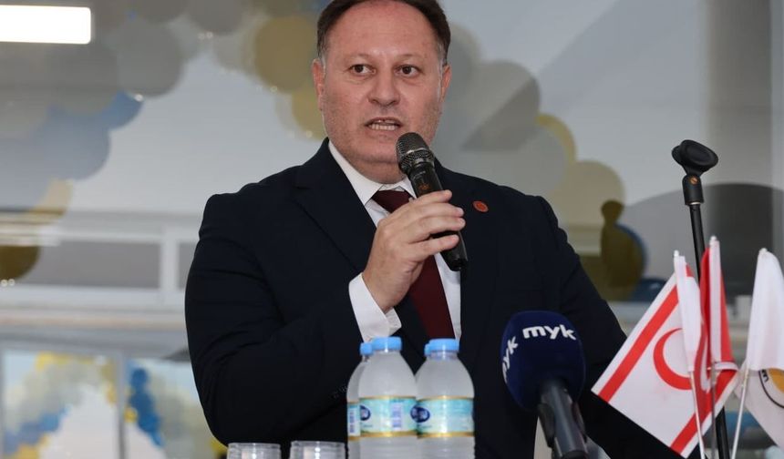 Öztürkler, Alemdağ Spor Salonu'nun açılış törenine katıldı