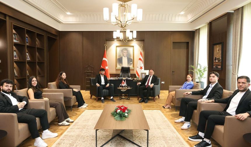 Öztürkler: 'Yükseköğrenimin mutfağındaki öğrencilerin Cumhuriyet Meclisi'nde kongre yapması önemli'