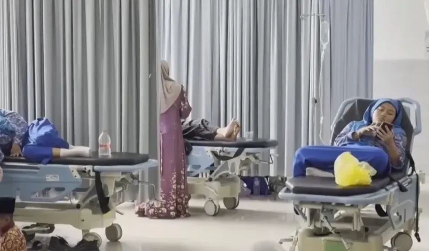 Endonezya'da yaklaşık 2 bin kişinin okullarda dağıtılan yemekten zehirlendiği düşünülüyor