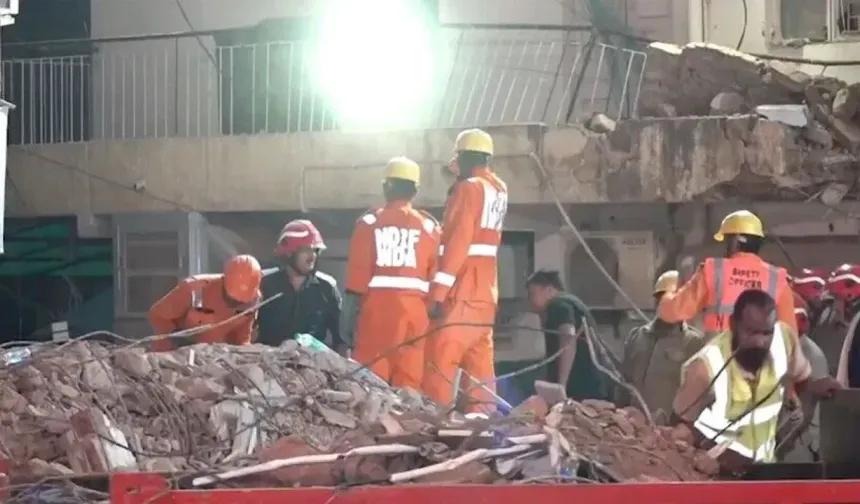 Hindistan'da çöken öğrenci yurdunda yaşamını yitirenlerin sayısı 6'ya yükseldi