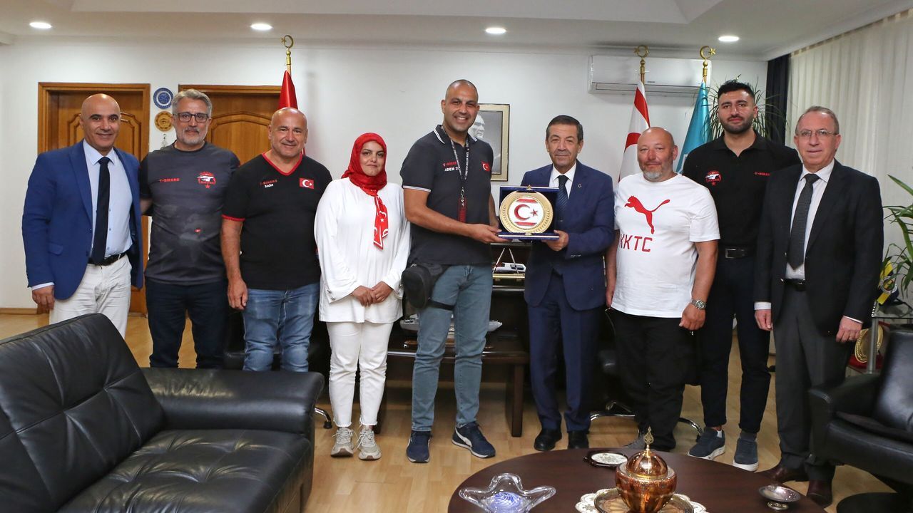 Dışişleri Bakanı Ertuğruloğlu, T-Bikers heyetini kabul etti